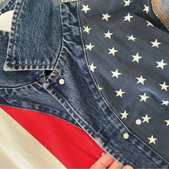 Vintage Tommy Hilfiger Blue Denim Jacket with Red and White Logo - Picture 14 of 16